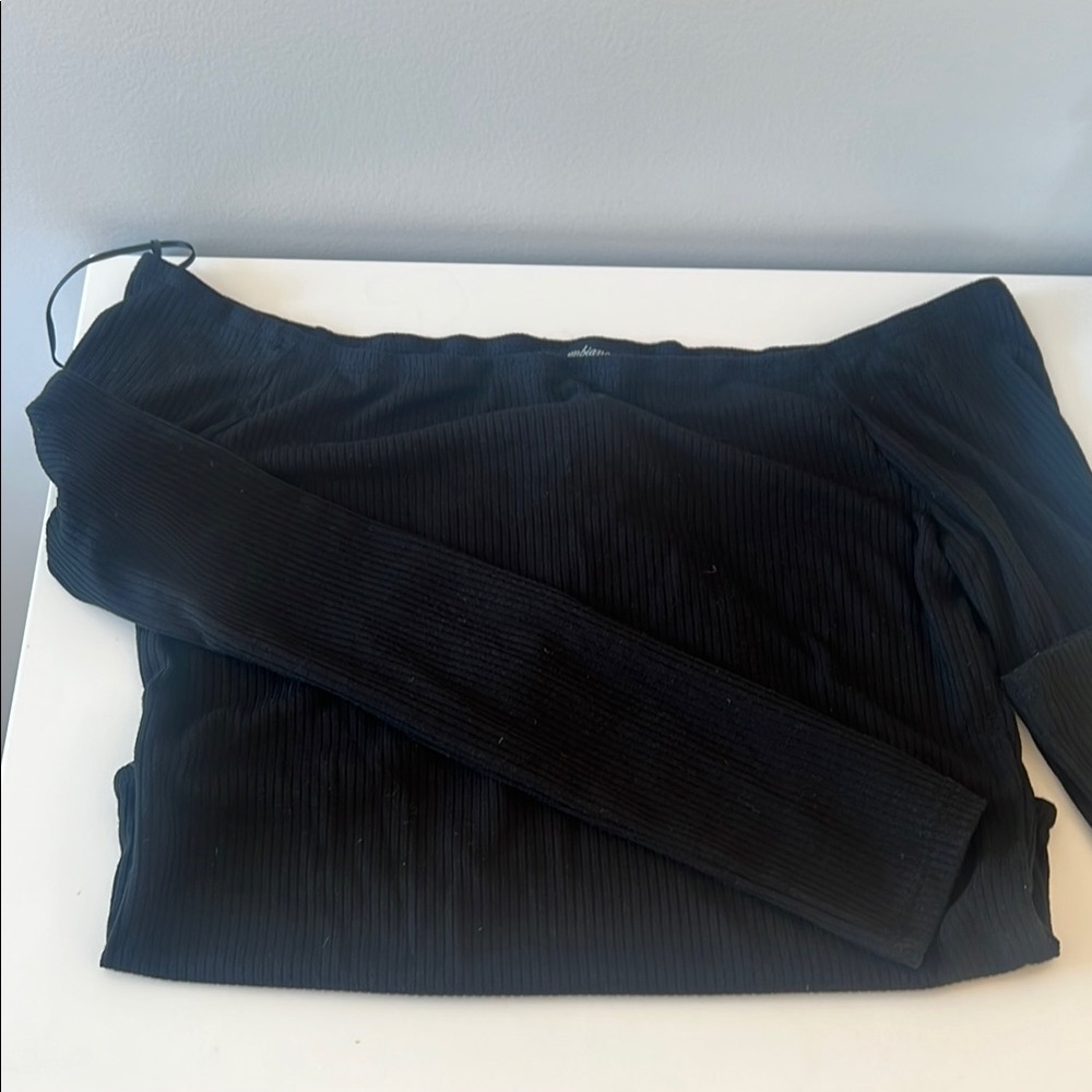 Aritzia Black Off-Shoulder Top